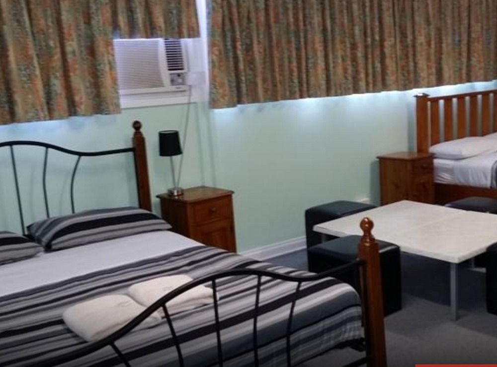 Warners At The Bay Motel วอร์เนอร์สเบย์ ภายนอก รูปภาพ